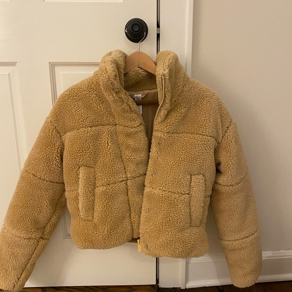ALO Yoga Camel Sherpa Snow Angel Puffer Jacket - Picture 2 of 8